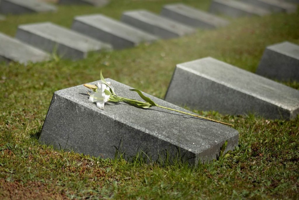 Headstone Flower Saddle: A Tutorial in Seven Steps 3 2149431257