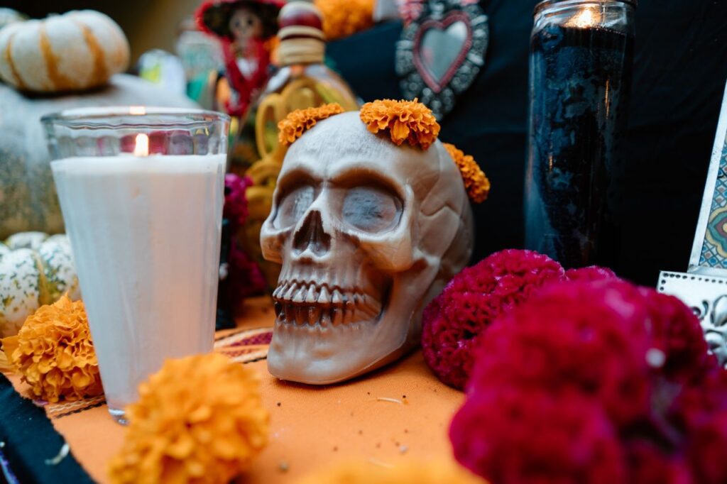 A Day in the Cemetery: Día de los Muertos, Hour by Hour 2 pexels brunxs 19253920